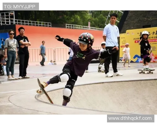 南京极限运动队勇闯滑板精英赛展现逆袭精神与团队力量